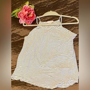 Adorable Loft summer or vacation top